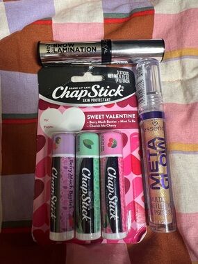 Chap Stick Lip Care Trio - Essence meta glow - L’Oréal brow lamination